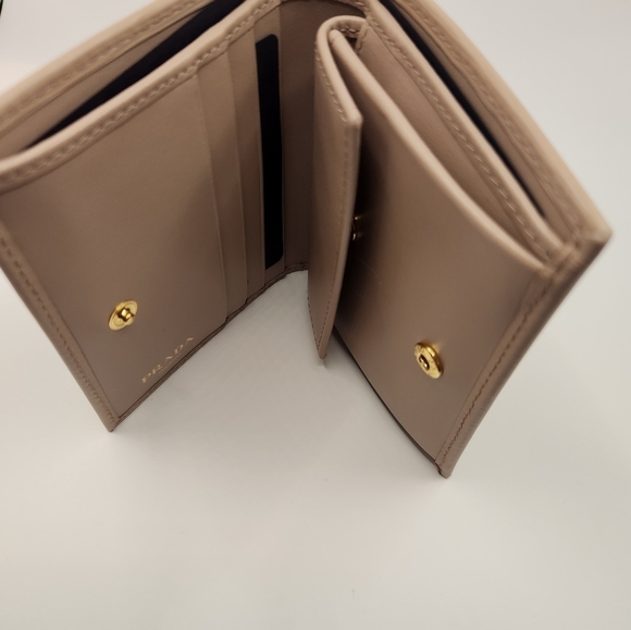 Sold-NWB Prada Wallet - Picture 6 of 8